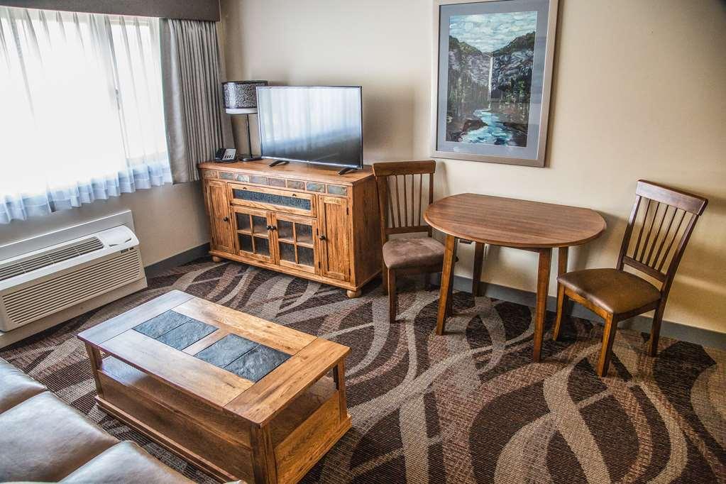 Prestige Hudson Bay Lodge & Conference Centre, Worldhotels Crafted Collection Smithers Room photo